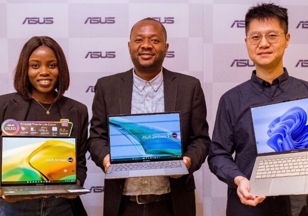 L-R: Adeola Odeleye, Marketing Manager, West Africa; Simplice Zaongo, Country Manager and Edward Chen, Country Product Manager, both for ASUS English Speaking Africa at the Media Gathering Event in Lagos, Nigeria.