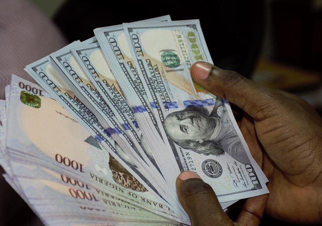 Again Naira drops against Dollar, exchanges at N765.13