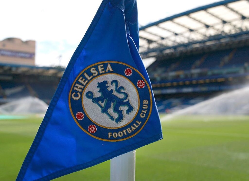 Transfer: Chelsea agree to sell top midfielder to Man City