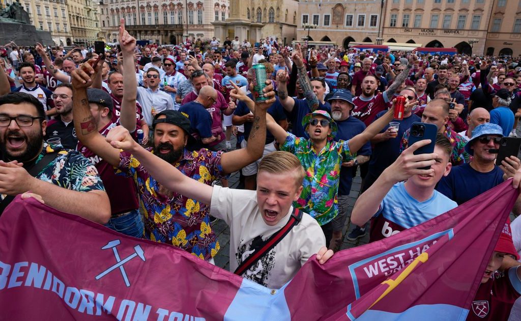 Violence Breaks Out Ahead Of Kick Off