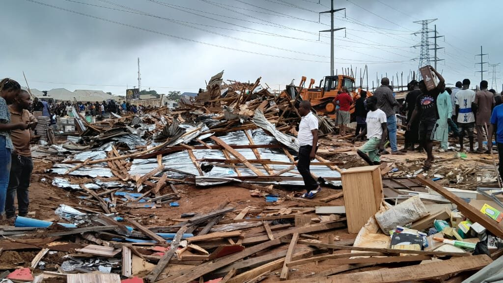 FCDA Destroys Popular Market In Abuja (Photos)