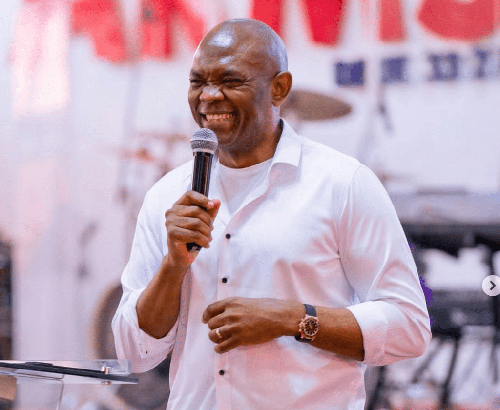 Reactions As Elumelu Shares Rare Photo With Triplets Enroute London