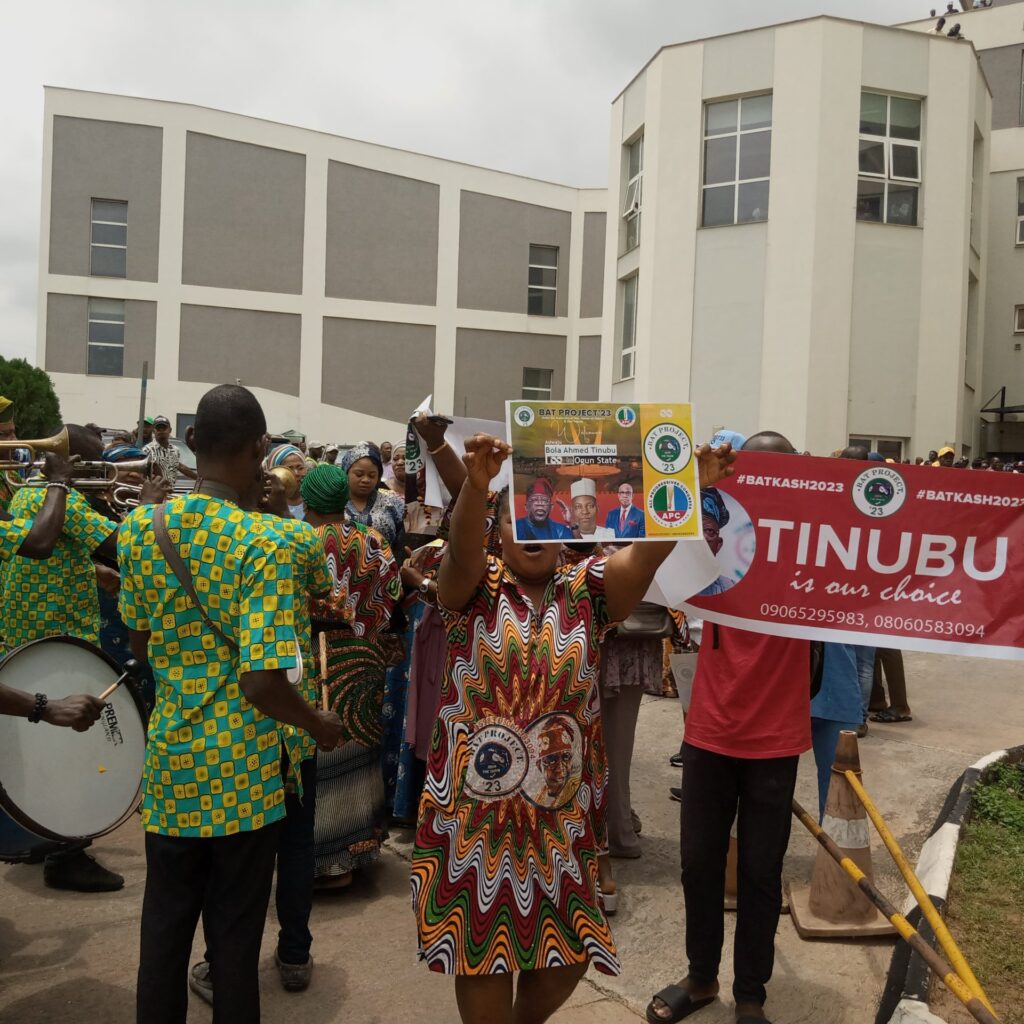 Tinubu Supporters Storm Presidential Election Tribunal Ahead Of Judgement (Video)