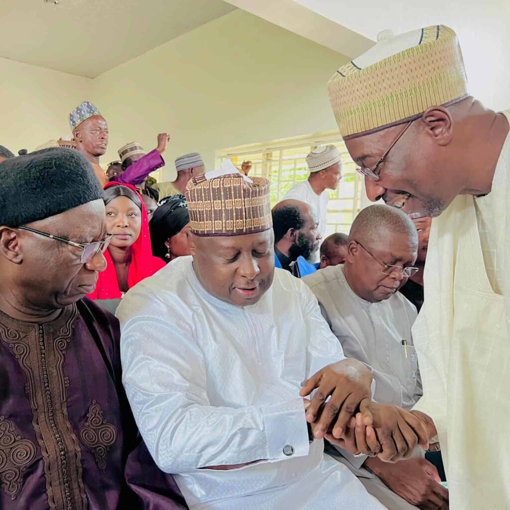 Photos: Tribunal Resumes Sitting In Kaduna As PDP Gov Candidate Attends