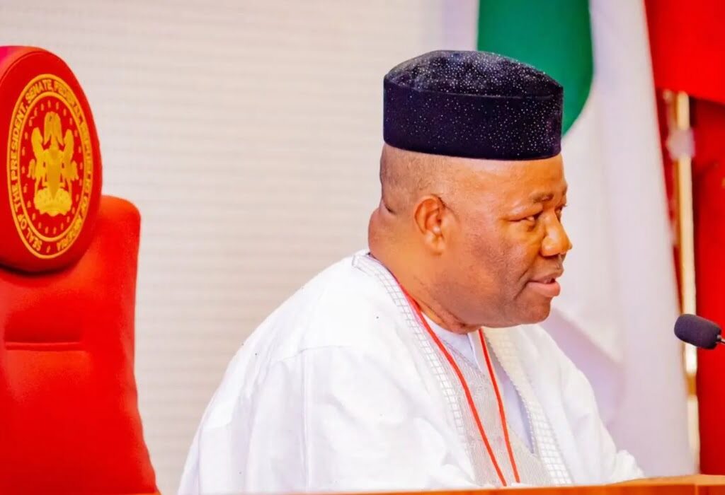 Akpabio visits bereaved Vanguard editor, consoles family