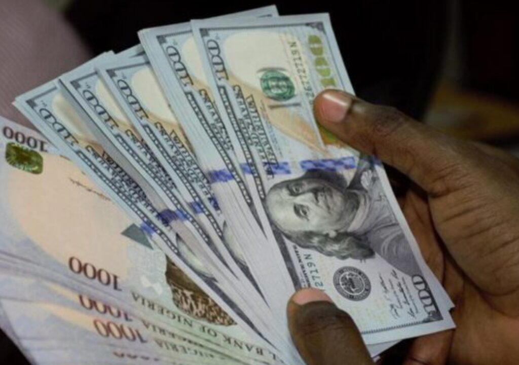 Naira slumps to N1,025/$ as forex crisis worsens