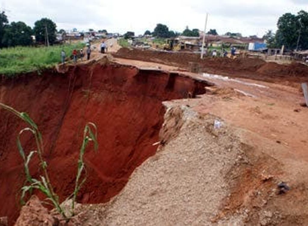 Abia govt intervenes as gully erosion swallows buildings in Umuobia, Umuchime