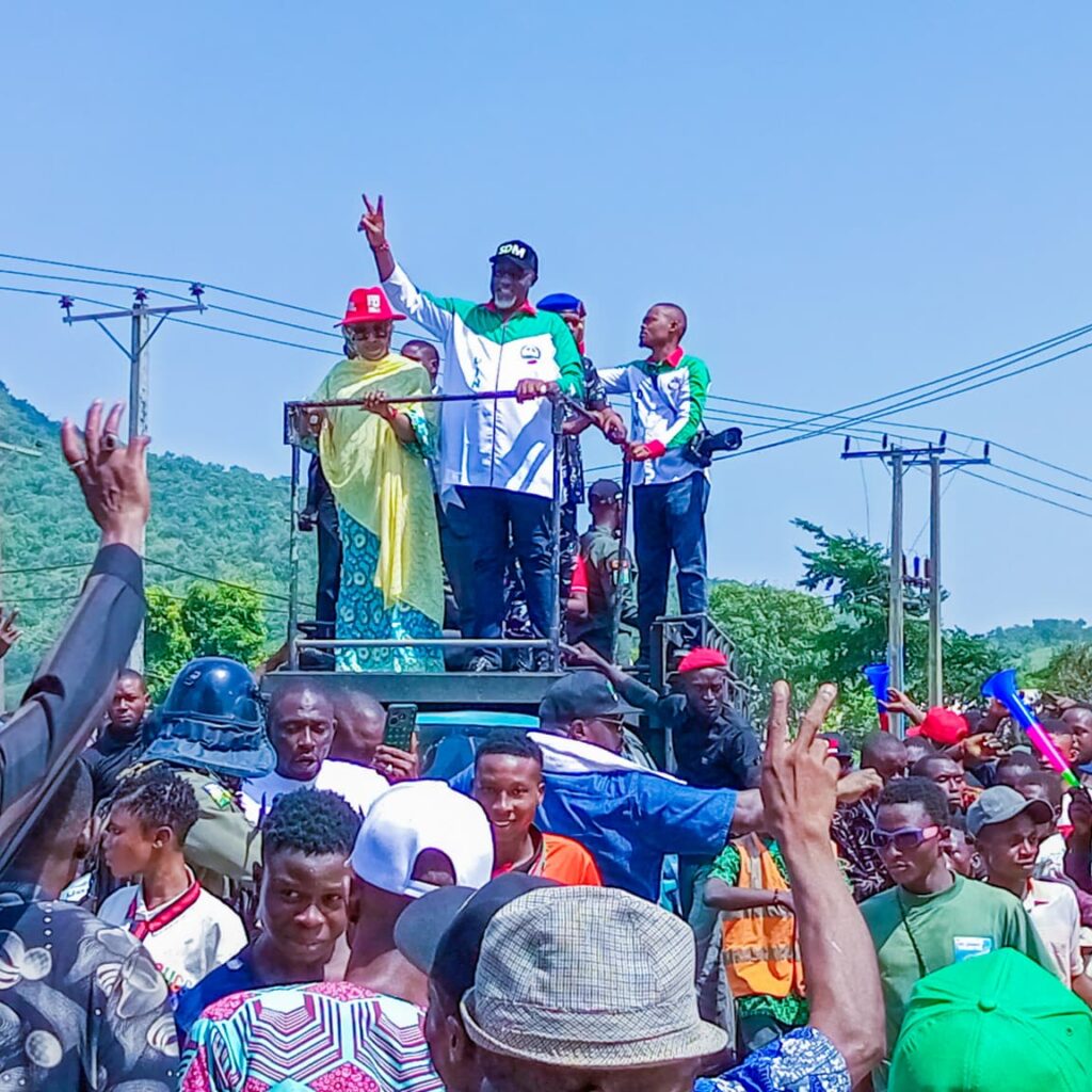 Guber Poll: Atiku leads rally in Kogi, berates Bello, APC for denying PDP use of stadium