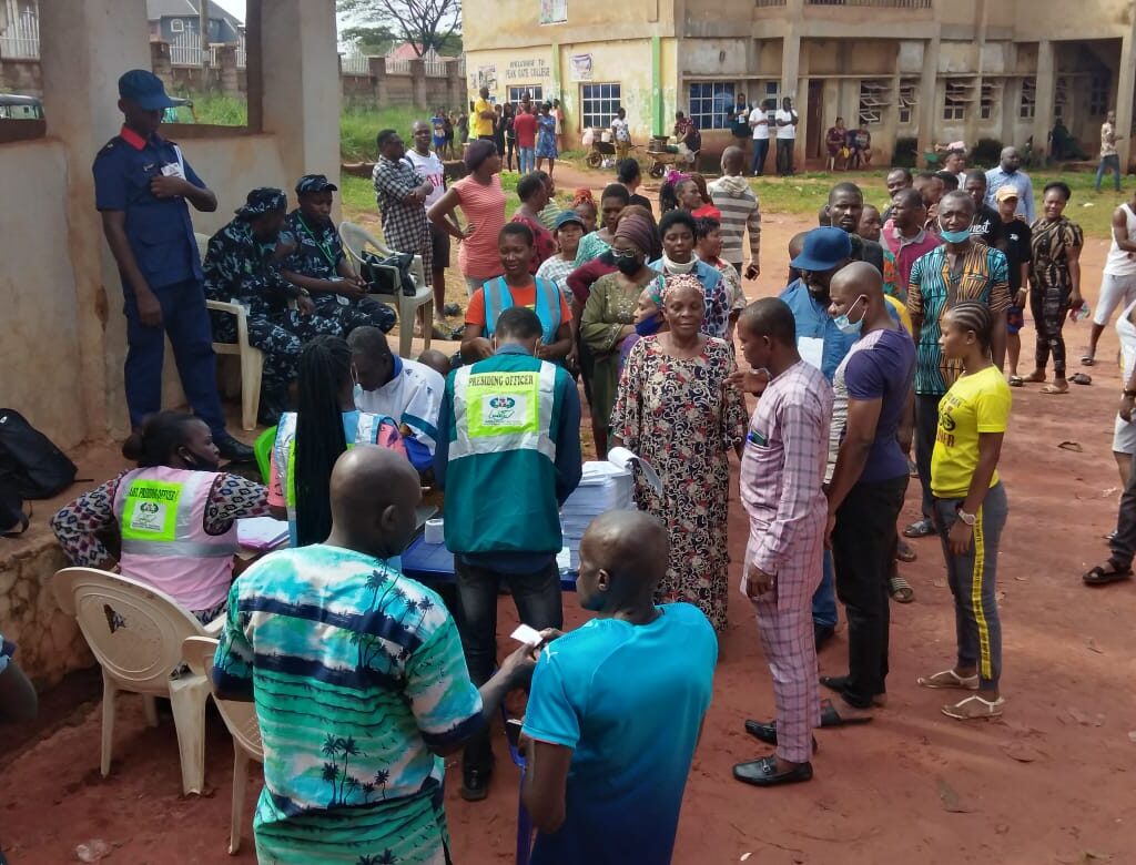 Imo Decides: Youths beat up, parade policeman for allegedly snatching election materials (Video)