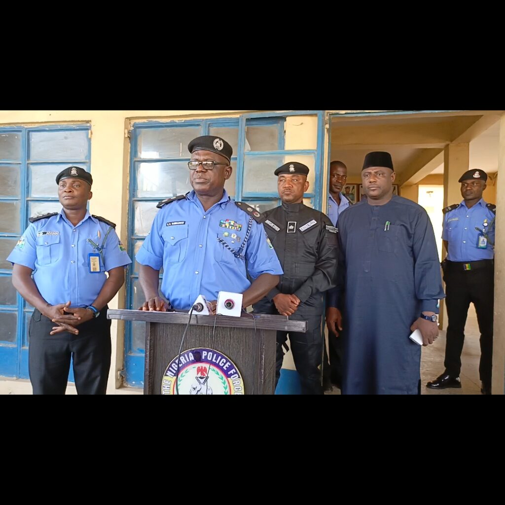 Niger: Police parade notorious bandit leader Datijo, four informants