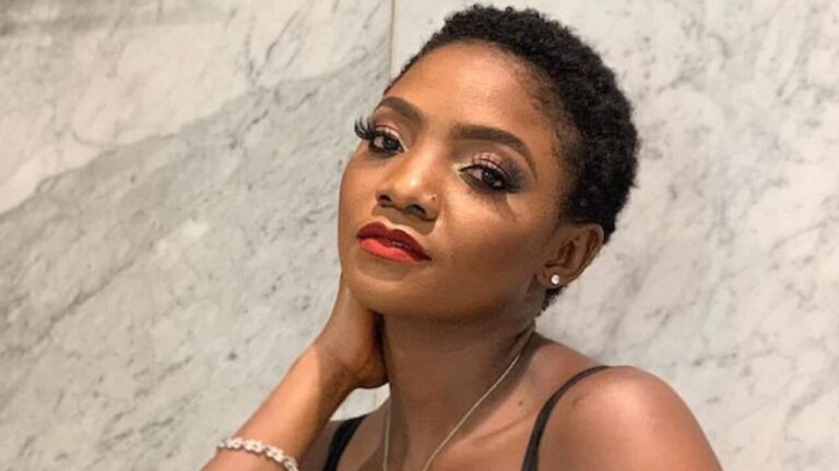 Simi blasts those supporting 'predatory individuals, online bullies