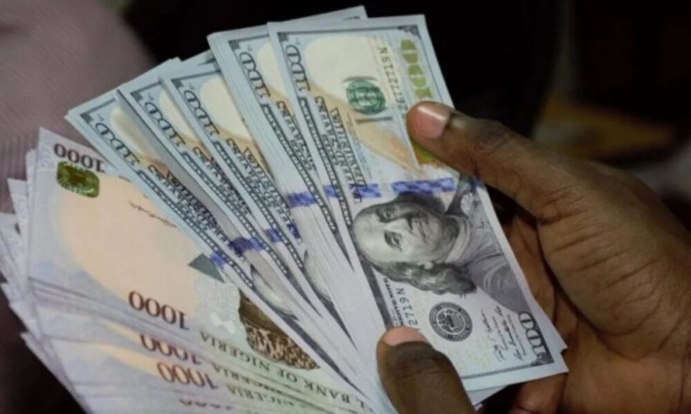 Naira returns to depreciation against dollar at official foreign exchange market