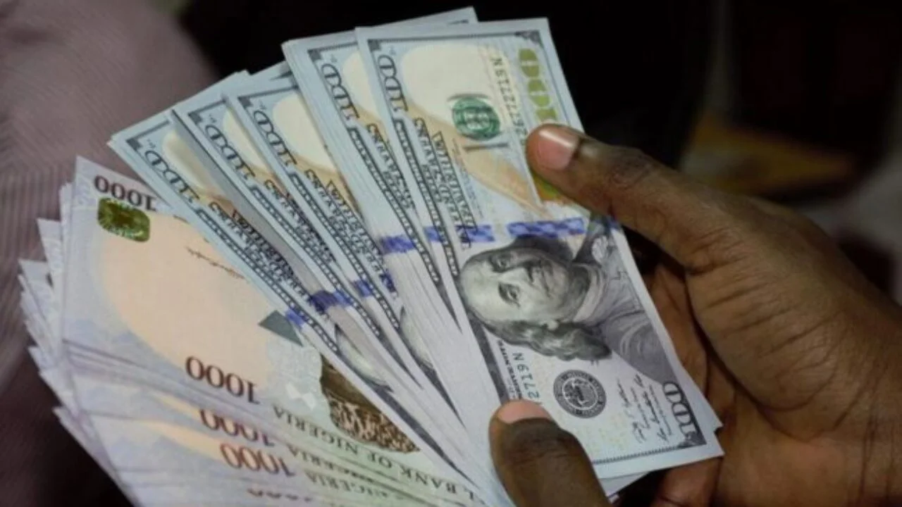 Naira returns to depreciation against dollar at official foreign exchange market