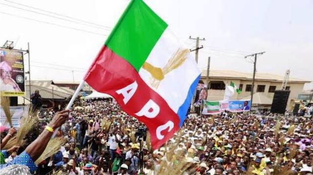 Setback In PDP As Members Decamped To APC In Kebbi