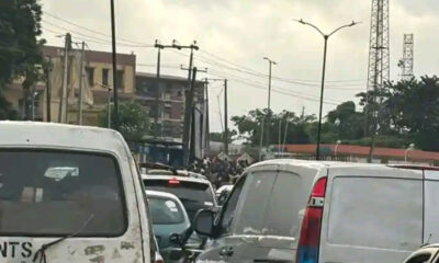 BREAKING: Commuters, staff stranded as students protest renaming of Polytechnic Ibadan