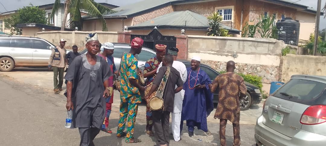 Drummers, supporters storm Ladoja's residence as ex-gov becomes Olubadan designate [PHOTOS]